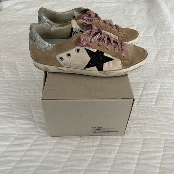 (SOLD) Golden Goose Sneakers - Picture 7 of 16